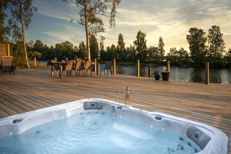 Patio, Hot Tub
