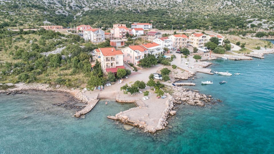 Property building, Bird's eye view, Beach, Sea view, Parking, sunbed