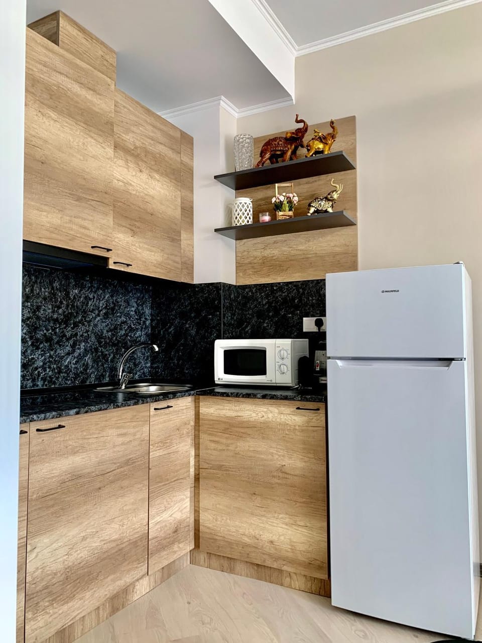 Kitchen or kitchenette, Communal kitchen