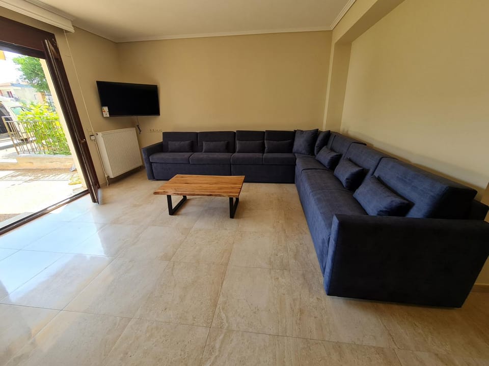 Artline Family Suite House in Halkidiki