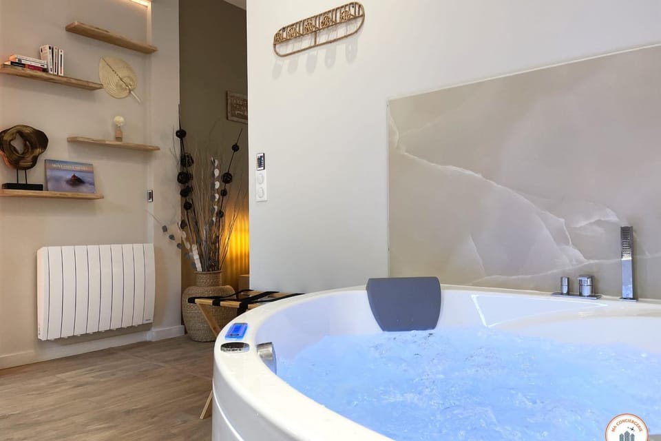 Hot Tub, Bath
