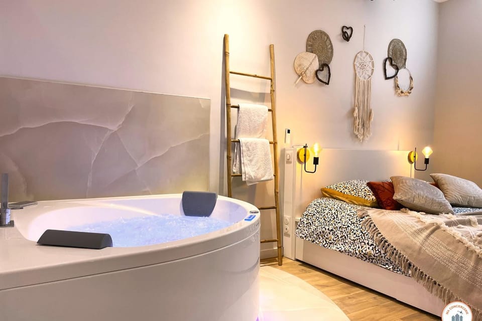 Hot Tub, Bedroom, Bath