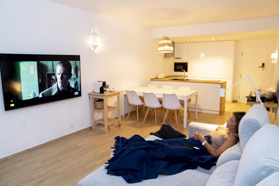 TV and multimedia, Kitchen or kitchenette, Living room, Dining area