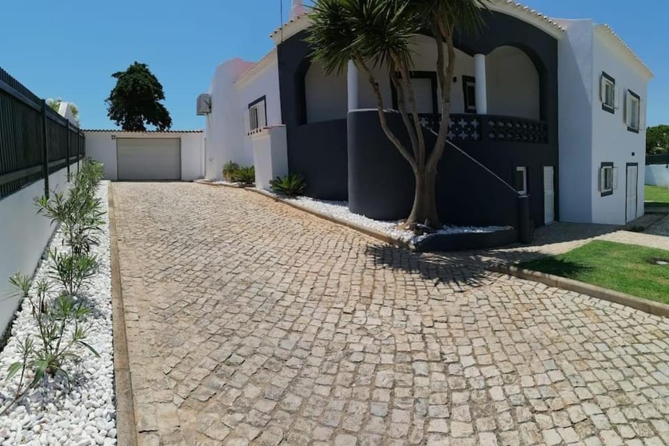 Villa MariSol Ferragudo by Rosado Villa in Ferragudo
