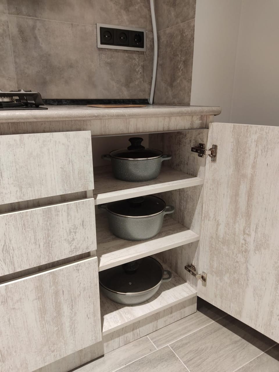 Kitchen or kitchenette