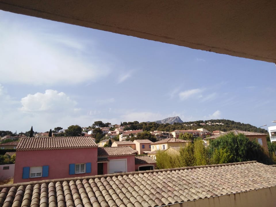 Neighbourhood, City view