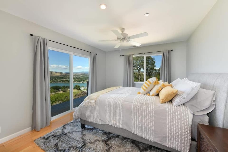 Vineyard Setting With 180 Panoramic Lake Views House in Clear Lake