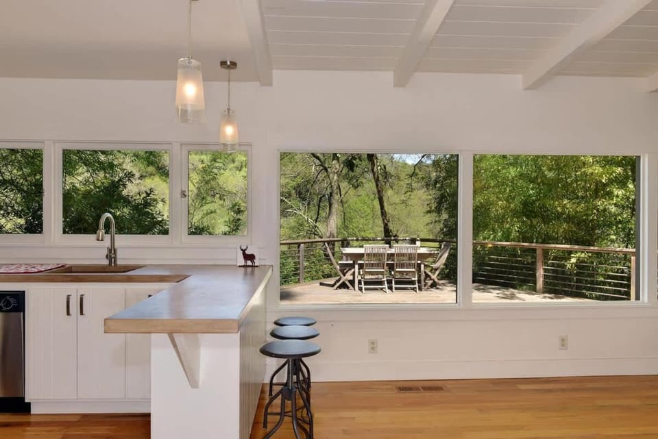 Serene Riverfront Cottage In Healdsburg Views Kayaks 1 5 Mile To Downtown House in Russian River