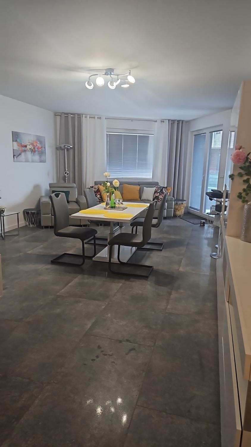 Living room, Dining area