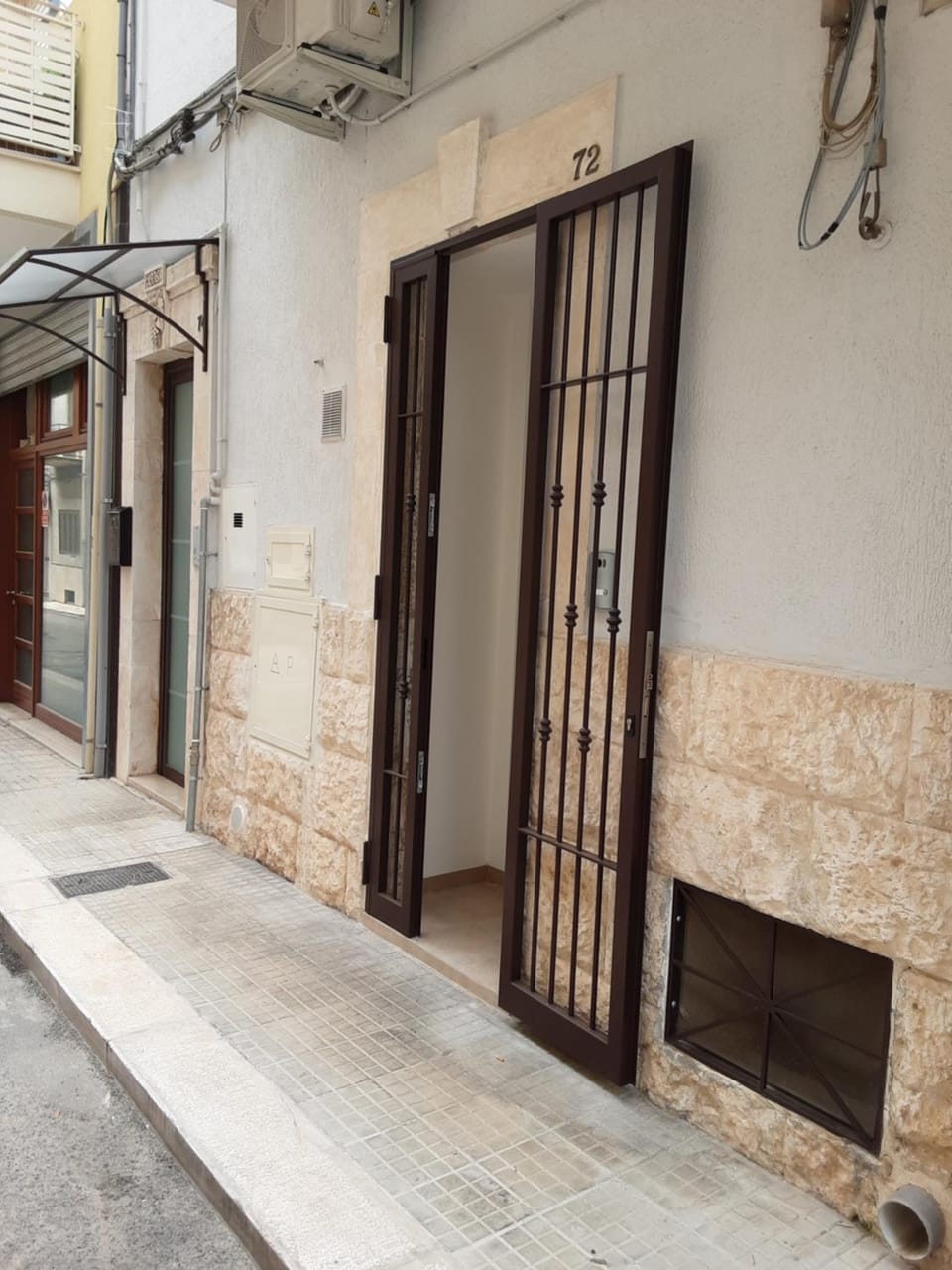 Facade/entrance