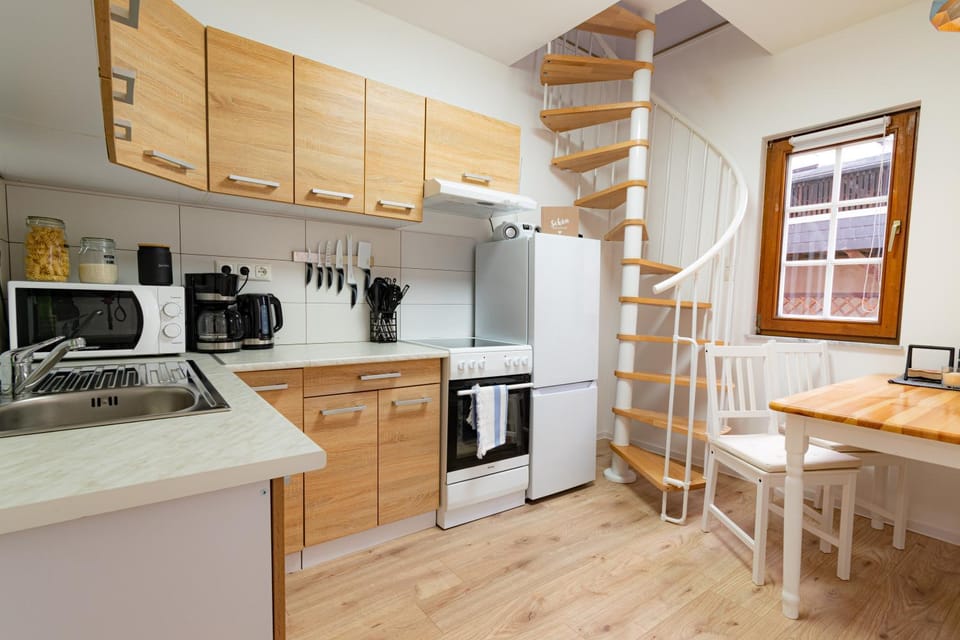 Coffee/tea facilities, Kitchen or kitchenette, Seating area, minibar, kitchen, kitchen