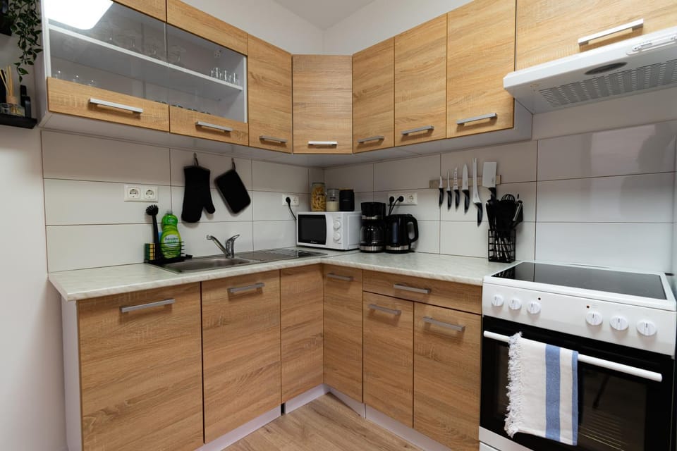 Coffee/tea facilities, pet friendly, pet friendly, kitchen, kitchen