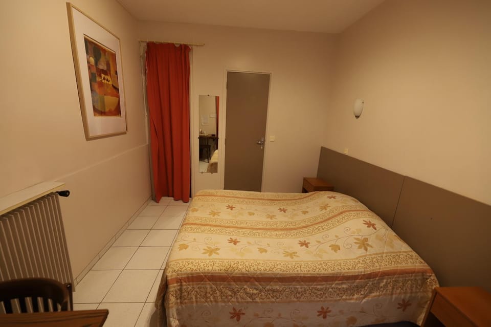 Hôtel du Roussillon Hotel in Paris