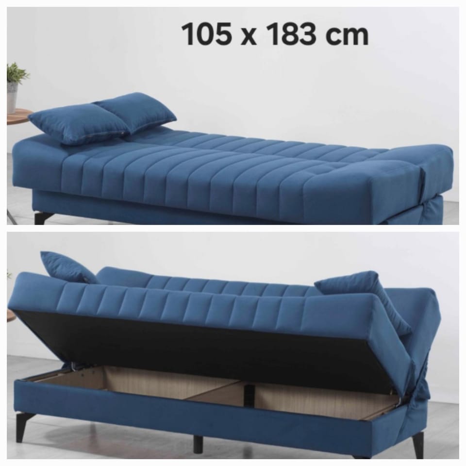 Bed, Living room