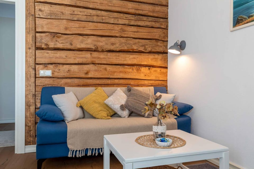 Bed, Living room, Seating area