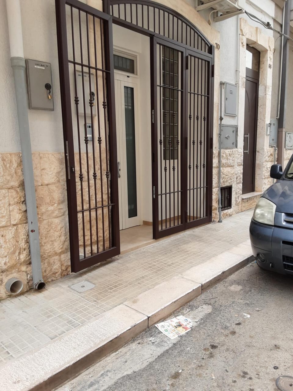Facade/entrance