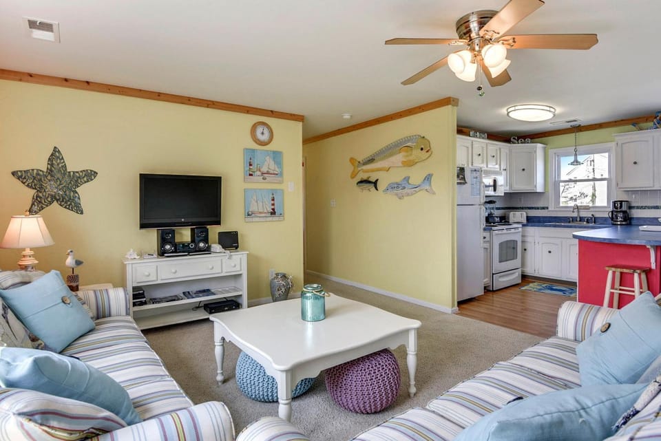 SN8646- Happy Parrot House in Nags Head