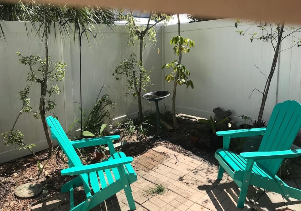 Patio, Garden, Seating area, Garden view, sunbed
