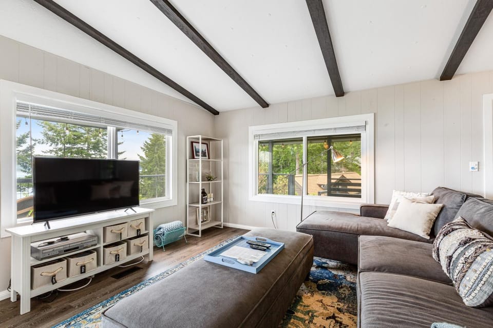 Hoodsport Hideaway House in Hood Canal