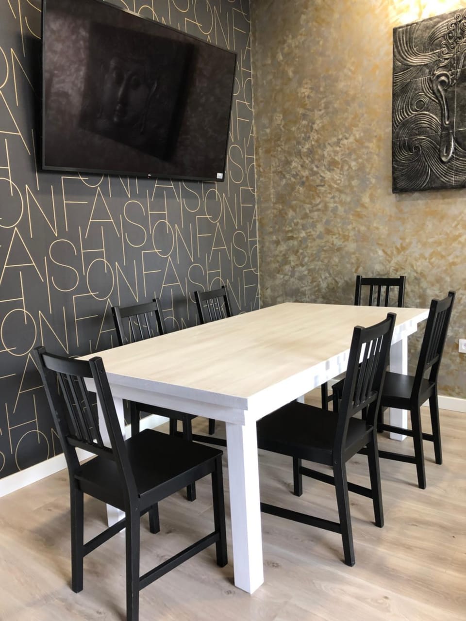 Communal lounge/ TV room, Decorative detail, Dining area