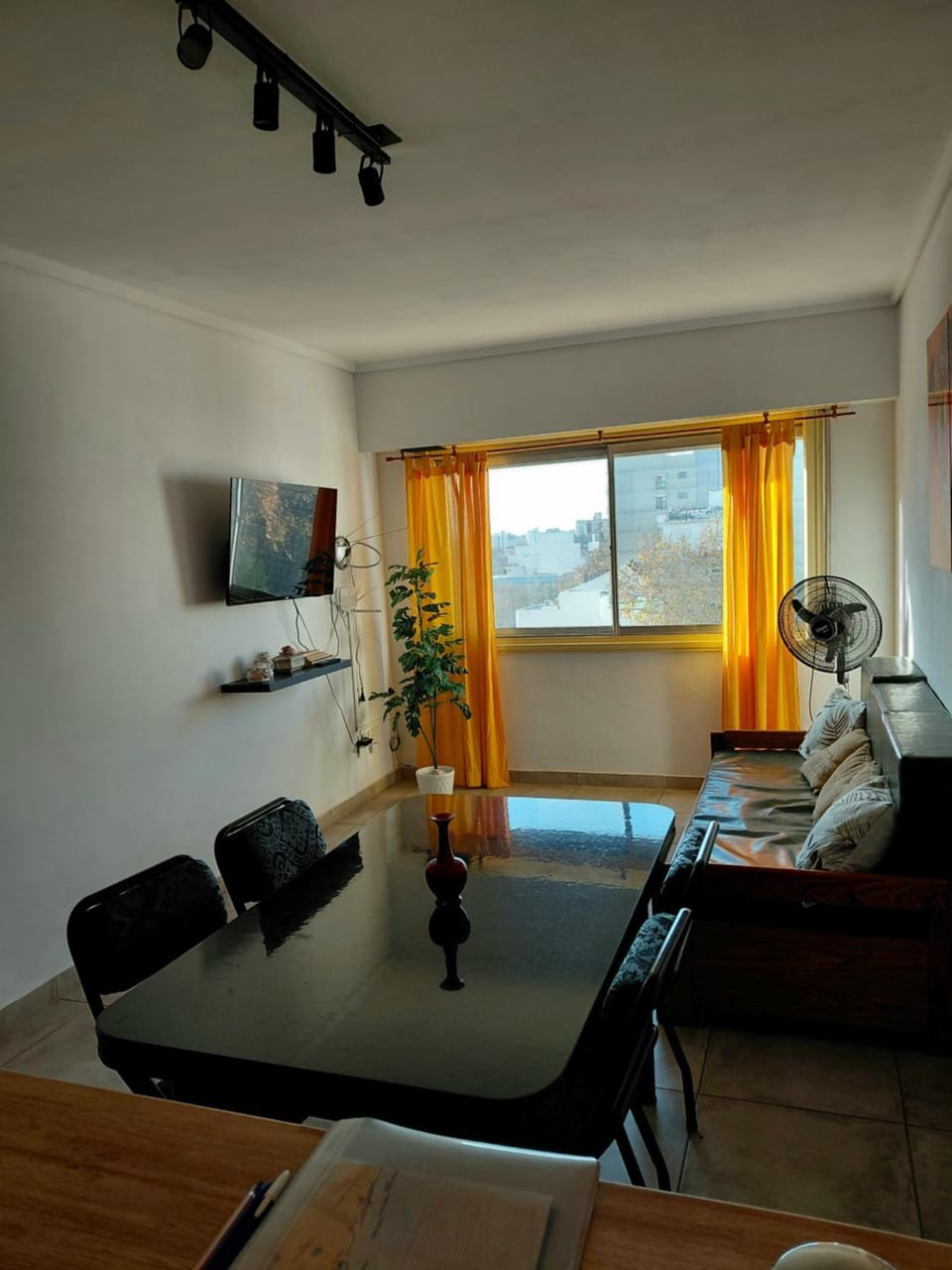 TV and multimedia, Living room, Dining area