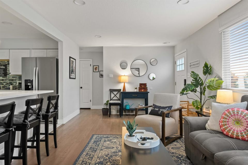 Modern 4BR Retreat Private Yard - 10 Min to DEN House in Arvada