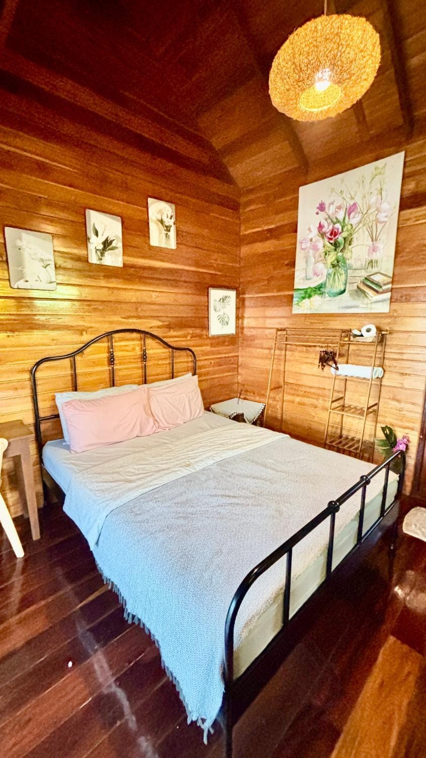 Rang Robin Farmstay for 4 with pool Bed and Breakfast in Laos