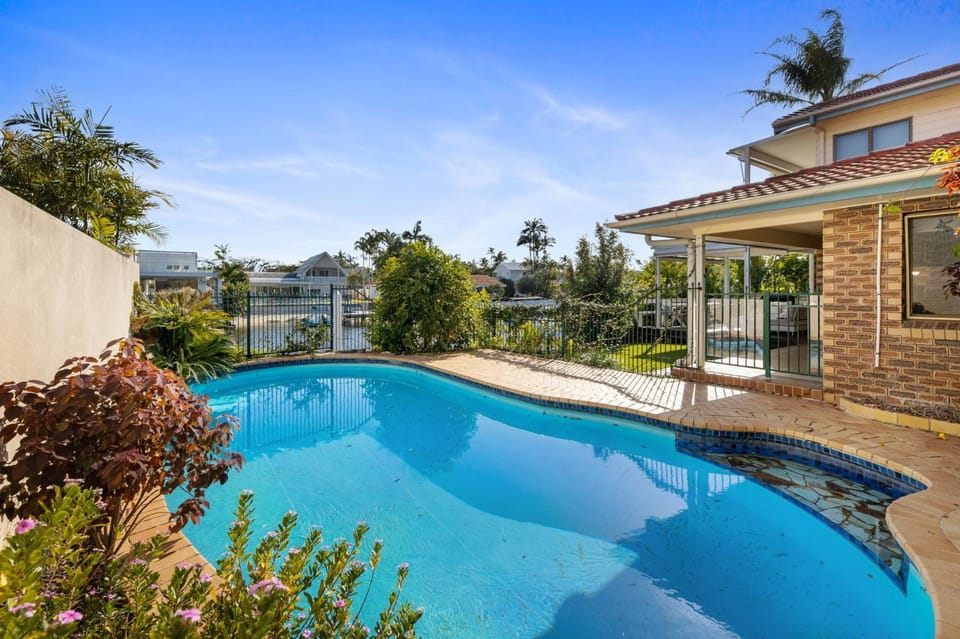 Noosa Riverfront Splendour, Ideal for Families House in Noosa Heads