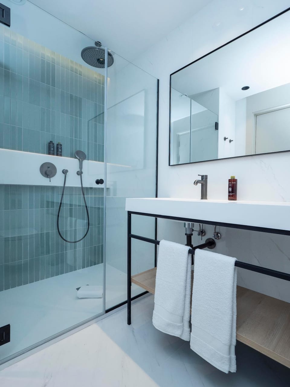 Shower, Bathroom, towels