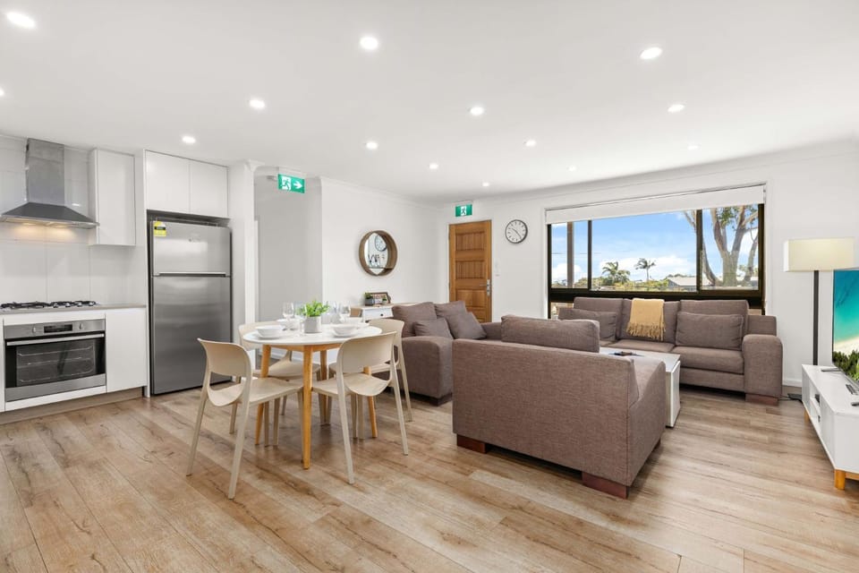 Sunrise by Experience Jervis Bay House in Vincentia