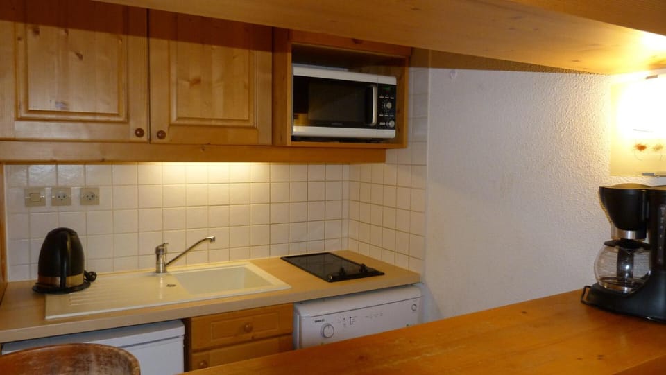 Résidence Aiguille Grive Bat Iii - Appartement 2 pièces 6 personnes en duplex, skis aux pieds, dans le village de Charmettoger à Arc 1800 MAE-1696 Apartment in Landry