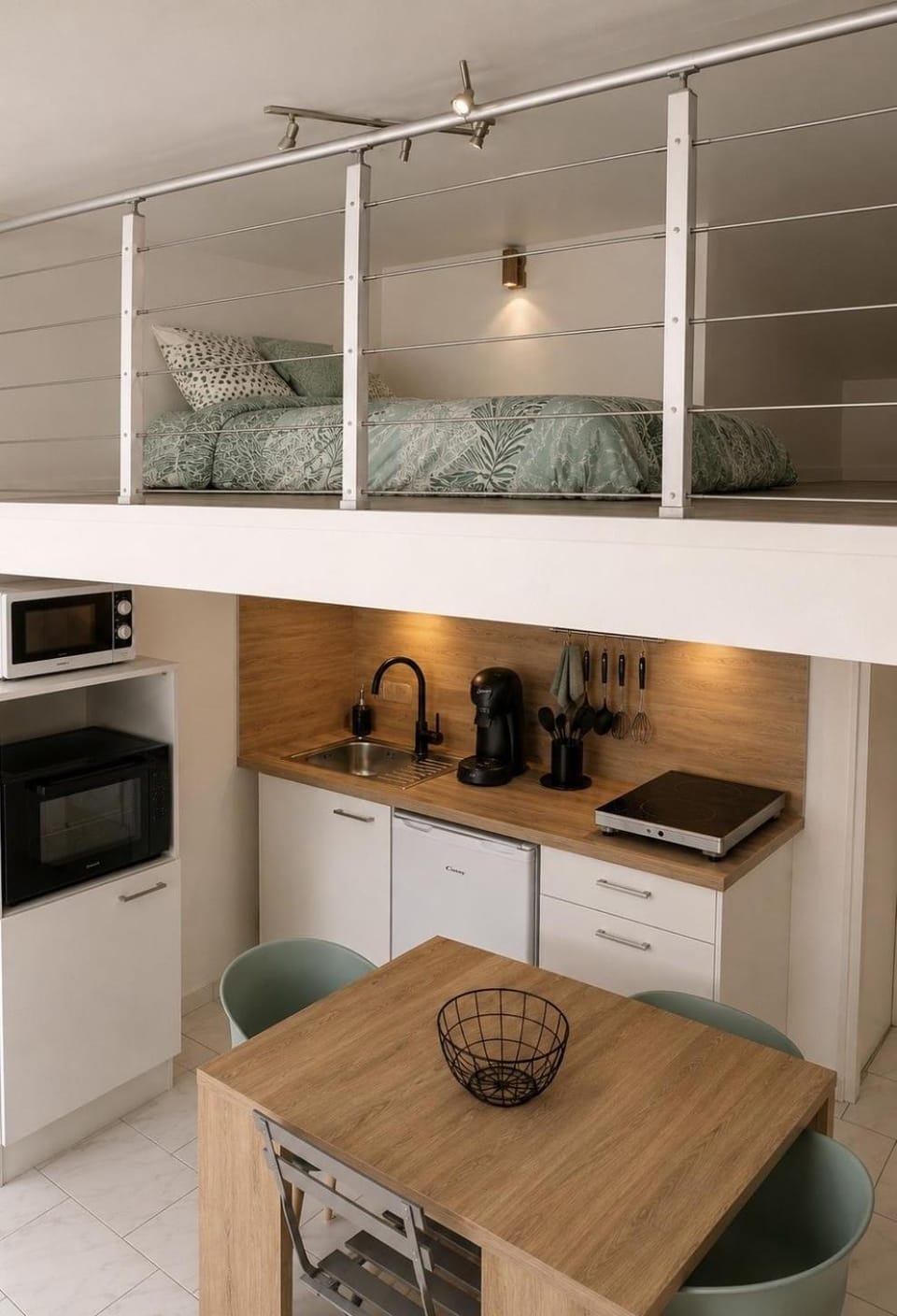 Kitchen or kitchenette