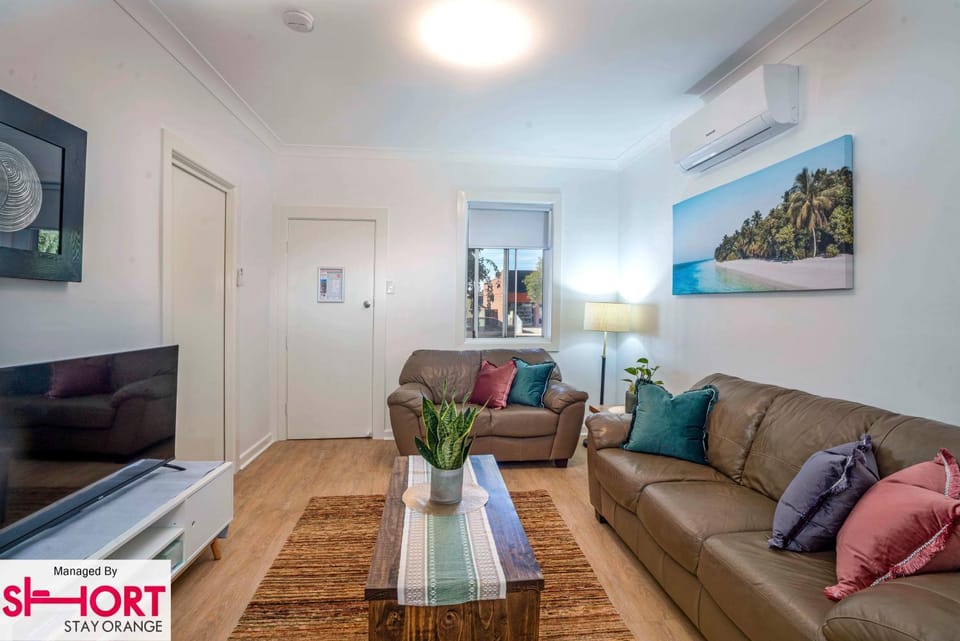 TV and multimedia, Living room, Evening entertainment, air conditioner