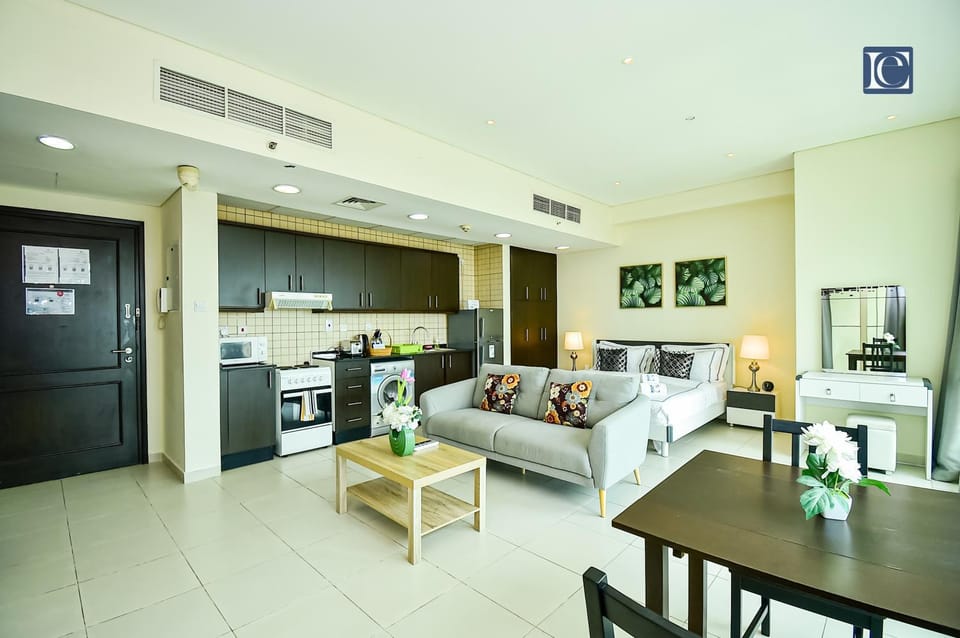 Photo of the whole room, Dining area, minibar, air conditioner