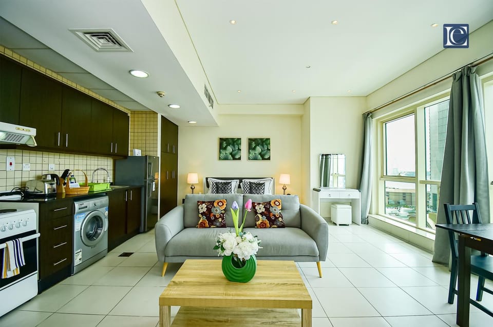 Living room, Dining area, dishwasher, pet friendly