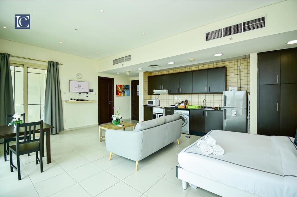 Bed, TV and multimedia, Living room, Photo of the whole room, Seating area, minibar, oven, pet friendly