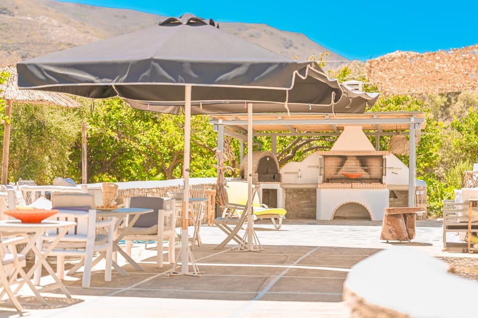 Patio, BBQ facilities