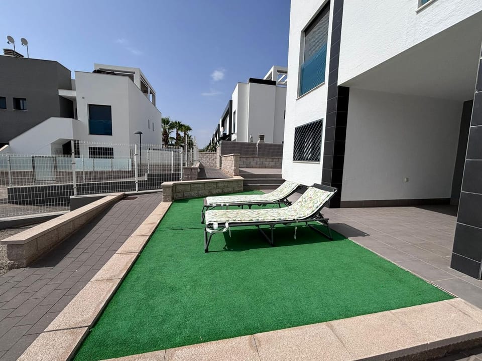 Bungalow La Zenia Oasis Beach House in Vega Baja del Segura