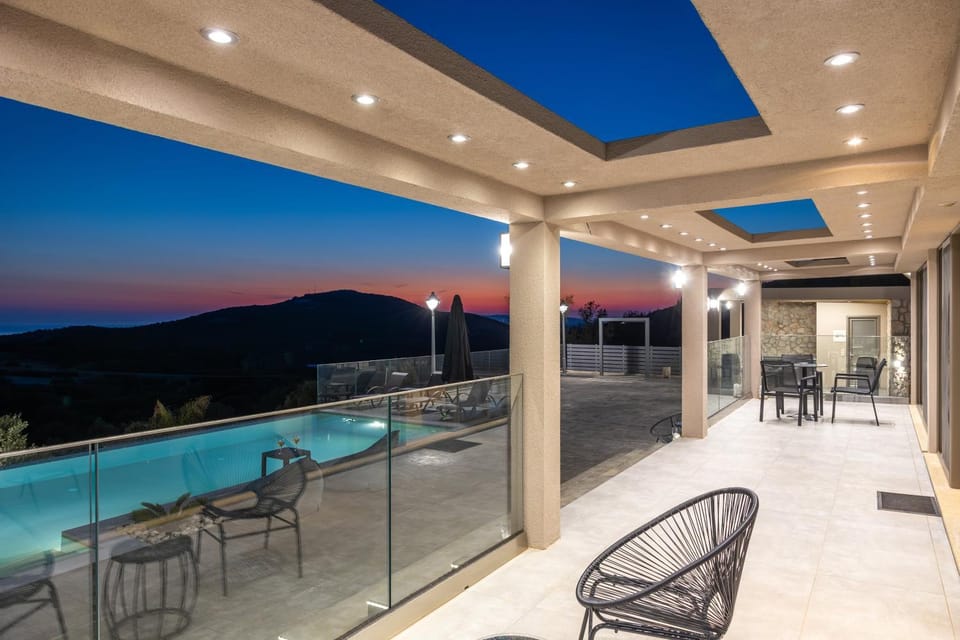 Balcony/Terrace, Pool view, Sunset