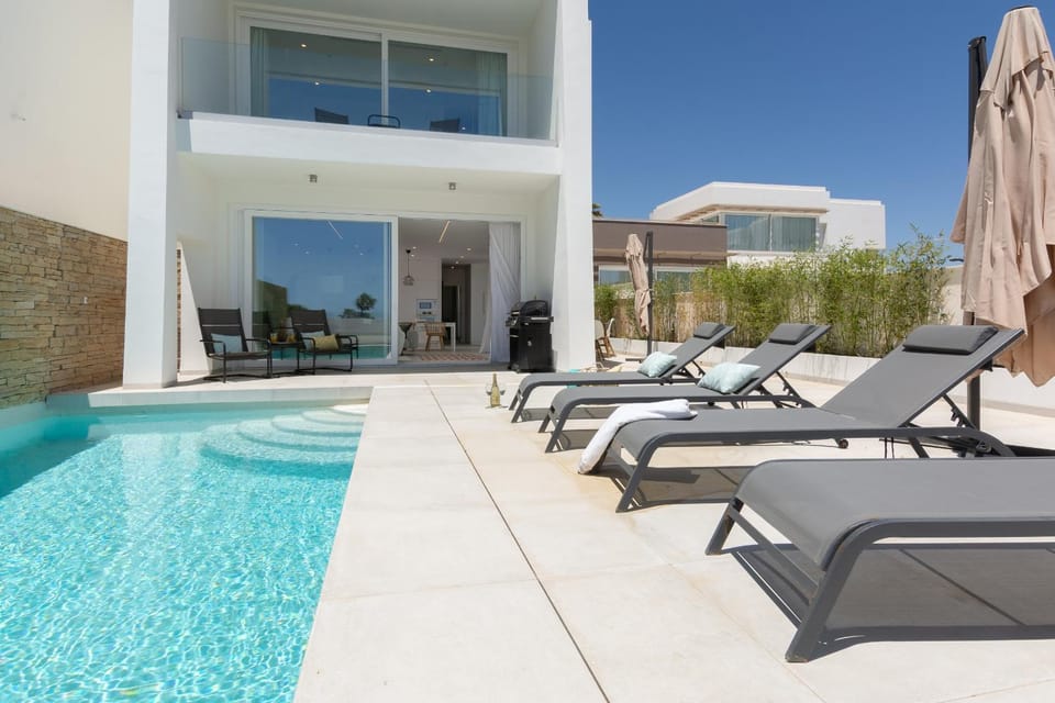 Property building, Swimming pool