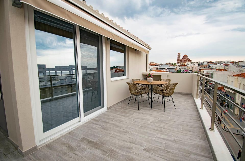 Balcony/Terrace, City view