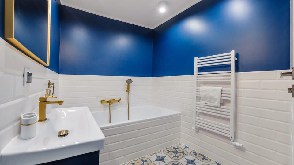 Bathroom, Bath