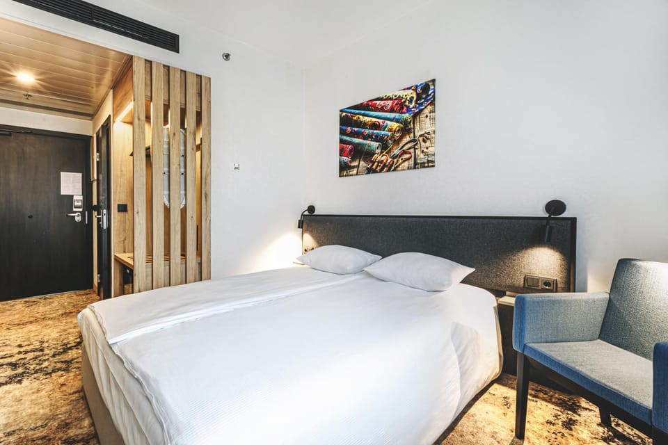 Bed, Photo of the whole room