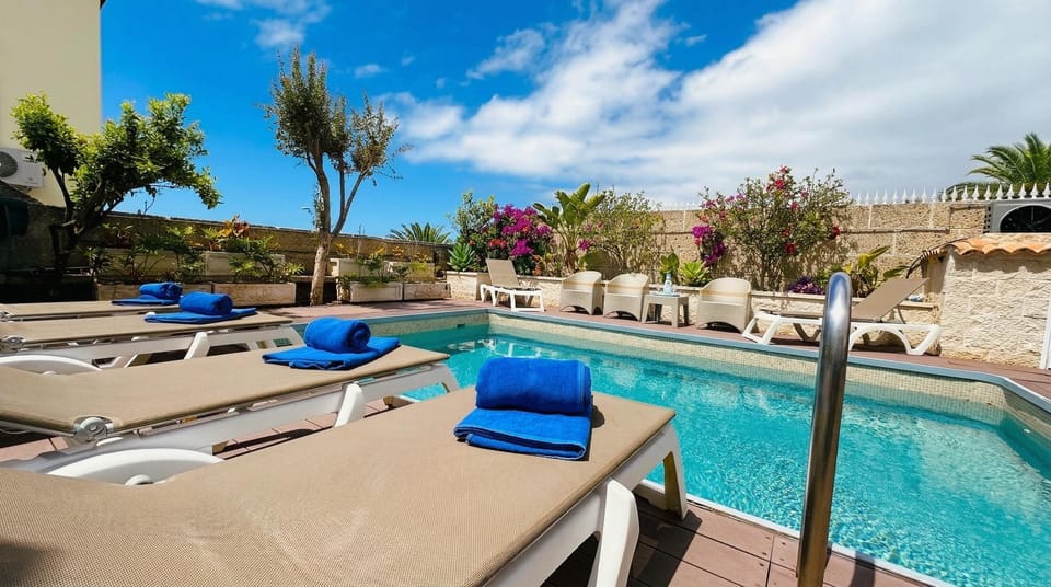 Garden, Swimming pool