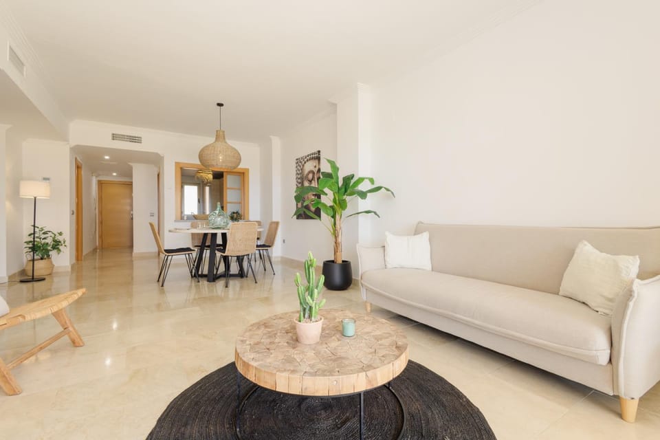 TV and multimedia, Living room, Seating area, Dining area, Garden view, air conditioner