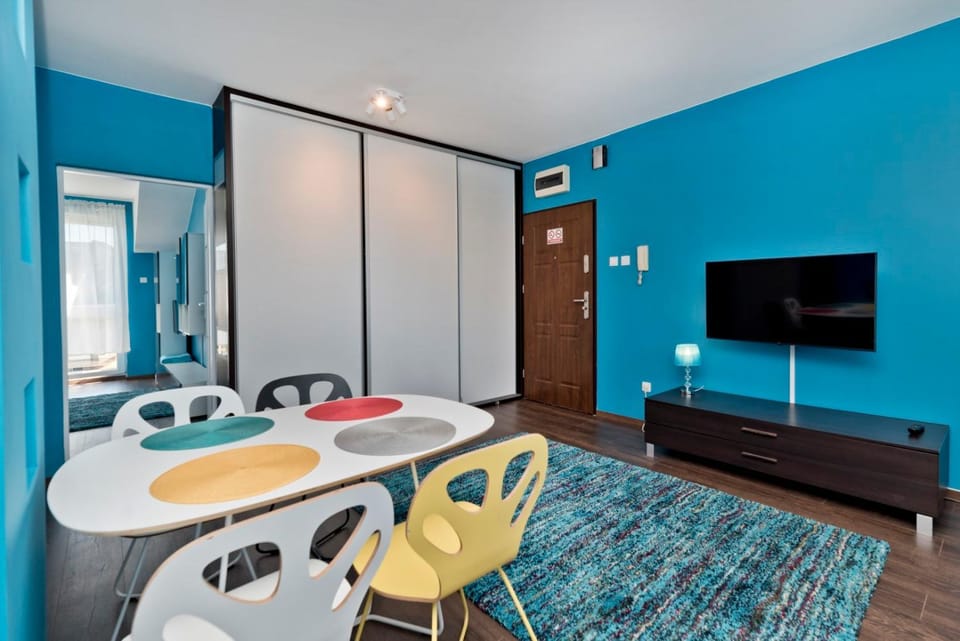 TV and multimedia, Dining area