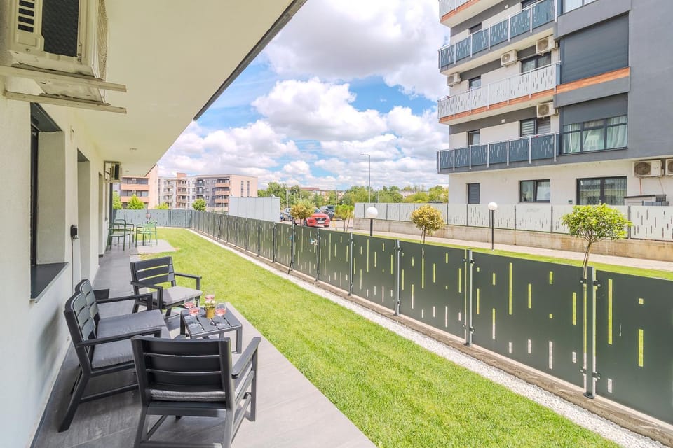 Day, Garden, View (from property/room), Balcony/Terrace, Garden view, Inner courtyard view