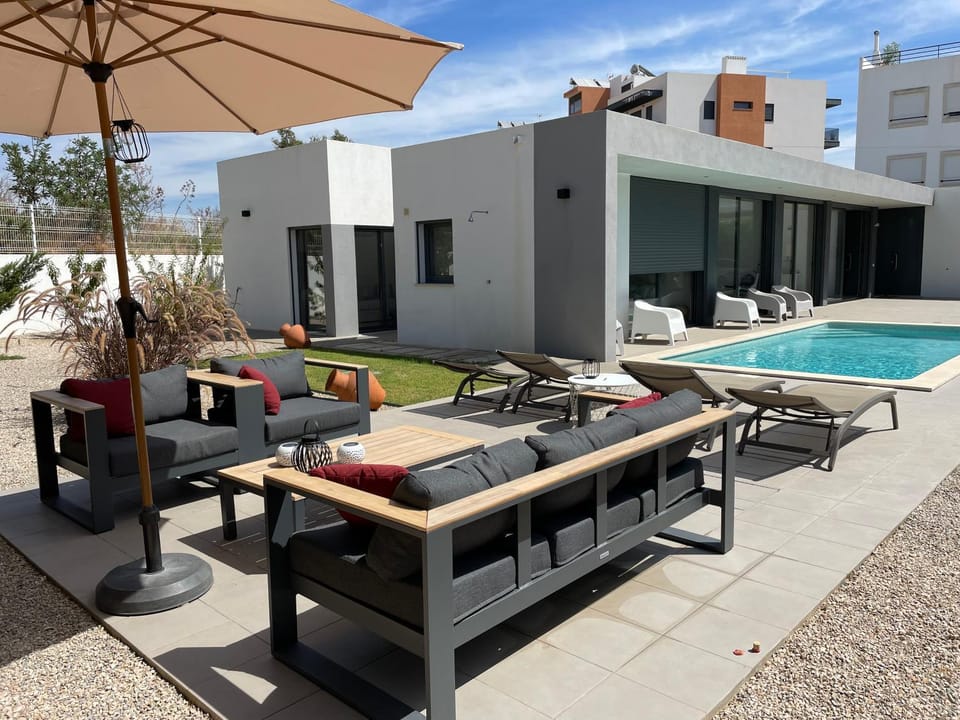 Property building, Swimming pool