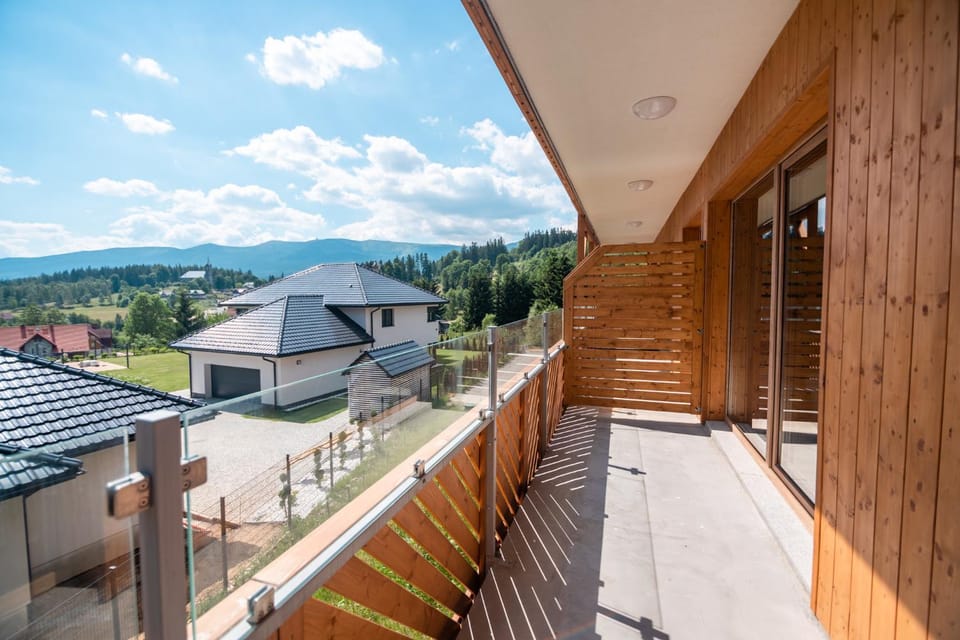 Balcony/Terrace, Mountain view