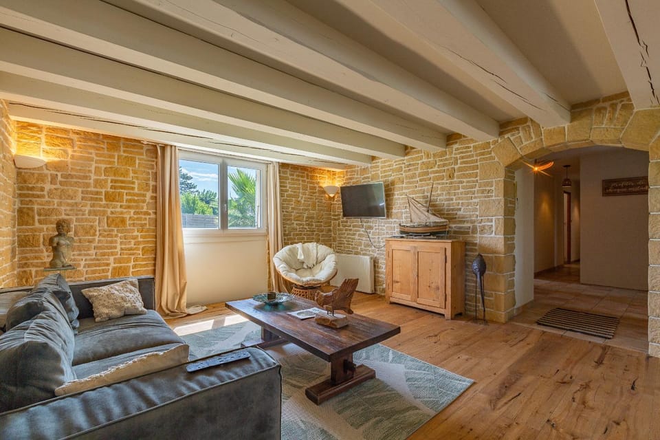 Property building, Living room